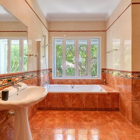 Vacation Marbella I Ballesteros, Near Golf Courses, Private Pool And Gigantic Garden Villa Estepona